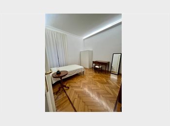 Roomgo IT - Stanza singola arredata – Colosseo / Celio, Esquilino S.Lorenzo - 750 € al mese