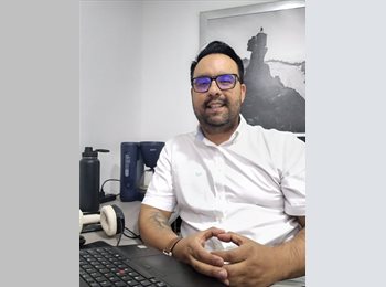 Roomgo MX - Alfredo Rafael - 42 - Querétaro