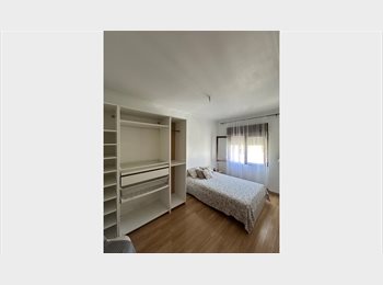 Roomgo PT - Quarto para casal, Lisboa - 600 € Por mês