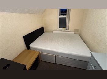Roomgo UK - Double bedroom to rent Cheetham Hill area, 445 pcm, all bills included, Crumpsall - £445 pcm