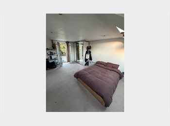 Roomgo UK - Couples Ensuite Double Room, Tooting Bec - £1,350 pcm