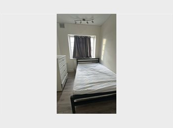 Roomgo UK - Single Room Available in Hendon, Brent Cross - £850 pcm