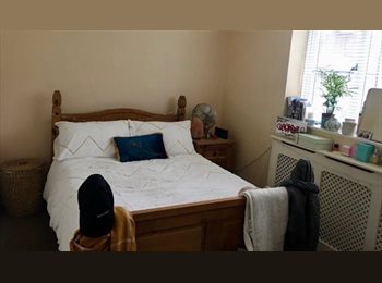 Roomgo UK - Room in a shared home in Blackheath – £820 pcm, Blackheath - £820 pcm