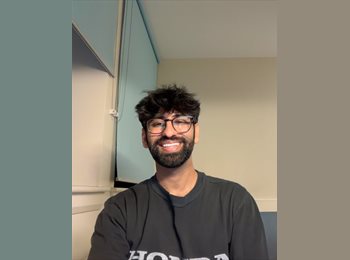 Roomgo UK - Namish - 23 - Glasgow
