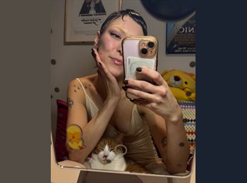 Roomgo UK - Andrea - 30 - Brighton