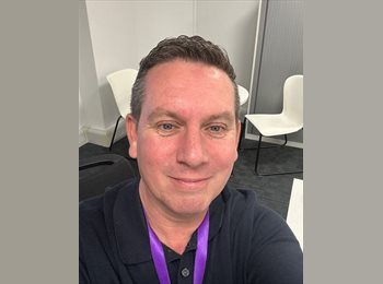 Roomgo UK - Keith - 52 - Tamworth