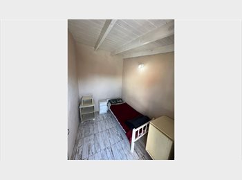 Roomgo AR - Alquilo habitación individual a estrenar amueblada dueño directo, Morón - AR$ 320.000 pm