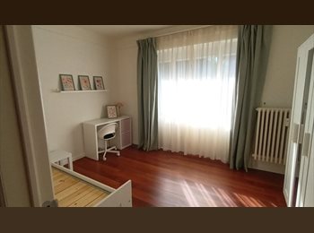 Appartager BE - Colocation 3 chambres (1er étage) - Charleroi Ville Haute, Charleroi - 415 € pm