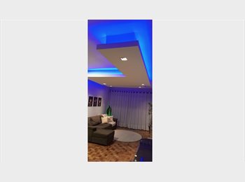 Roomgo BR - DORMITÓRIO Mobil Estúdio em apto ALTO PADRÃO no Centro de Curitiba, Curitiba - R$ 1.490 Por mês