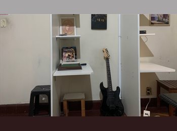 Roomgo BR - Metrô Saens Peña a 2min: quarto fem. compart., Tijuca - R$ 580 Por mês