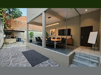 Roomgo BR - Quartos Compartilhados para Mulheres prx UECE, Fortaleza - R$ 550 Por mês