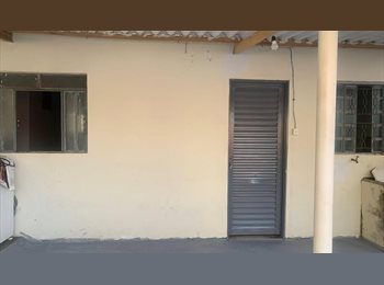Roomgo BR - Kit net para rapaz uma pessoa, Goiânia - R$ 1.100 Por mês