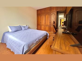 Roomgo BR - Quarto mobiliado em apartamento de 183 m² em Icaraí – R$ 2.500 (tudo incluso), Niterói - R$ 2.500 Por mês