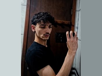 Roomgo BR - Derick - 22 - Curitiba