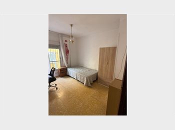 Roomgo ES - Alquila Habitación en zona centro, Granada - 300 € por mes
