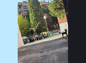 Roomgo ES - Francisco  - 23 - Vitoria-gasteiz