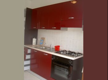 Roomgo IT - cameretta per studentessa, Chieti - 210 € al mese