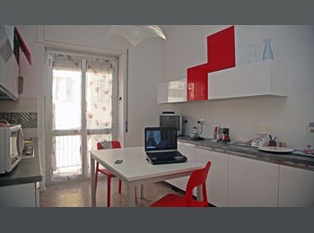 Roomgo IT - Affitto  camera singola a studentessa, Genova - 250 € al mese
