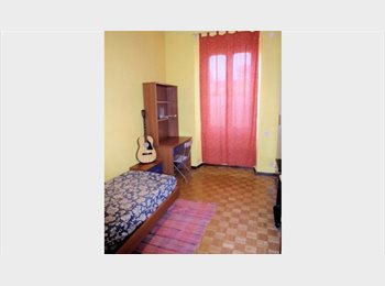 Roomgo IT - Zona Tesoriera - Bella cameretta per studentesse, Torino - 260 € al mese