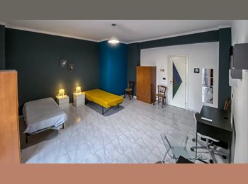 Roomgo IT - Doppia anche uso singola, Catania - 350 € al mese