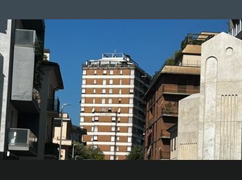 Roomgo IT - Stanze ampie in zona centro, pressi Stazione, Terni - 300 € al mese