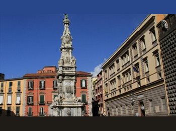 Roomgo IT - Bellissima camera al Centro Storico, Napoli - 350 € al mese