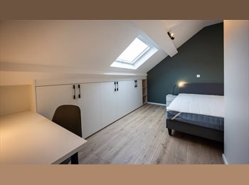 Appartager LU - Chambre avec salle de bain et toilette privative à Arlon, Capellen - 735 € / Mois