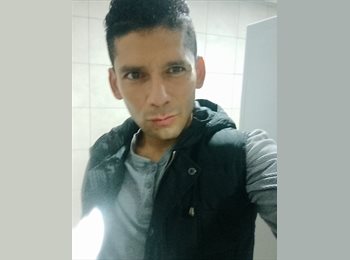 Roomgo MX - JULIO MONTIEL TORRES  - 31 - Querétaro