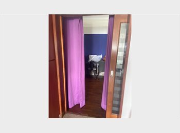 Roomgo SG - Common room 5 minutes Boon Keng MRT NE9, Farrer Park - $900 pm