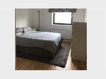 Roomgo UK - Double ensuite-Bills included and allocated parking., Milton Keynes - £800 pcm