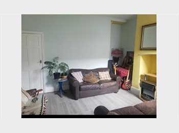 Roomgo UK - Nice Double room, bills included, Rusholme, Moss Side - £540 pcm