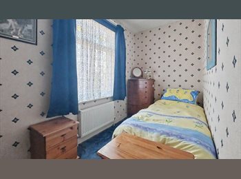 Roomgo UK - single room to rent, Folkestone - £325 pcm