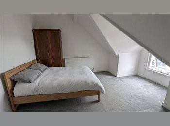 Roomgo UK - Two Rooms in a Shared House, Portland Road, BN3, Aldrington - £850 pcm