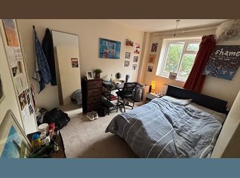 Roomgo UK - 3-Bedroom Flatshare – Battersea High Street, Sands End - £965 pcm