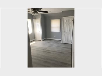 Roomgo US - $650 Room for Rent (Shared Bath) 928 Argonne Dr, Oakenshawe - $650 pm