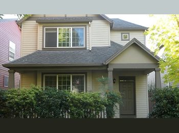 Roomgo US - Modern Home in safe, peaceful neighborhood, Hillsboro - $1,200 pm