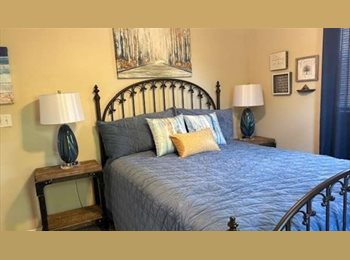 Roomgo US - Furnished, Private Room & Bath, Fruitville - $1,000 pm