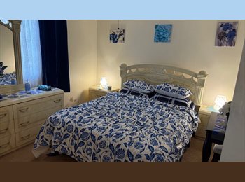 Roomgo US - Looking for a female with No Car., Sunrise - $900 pm