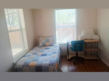 Roomgo US - Bright and Convenient Room in Irving This is a nice room with access to a large backyard! and It is , Irving - $650 pm
