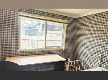 Roomgo AU - Furnished Room for rent in shared House in Burwood East. 9.5/10 cleanliness, Forest Hill - $195 pw