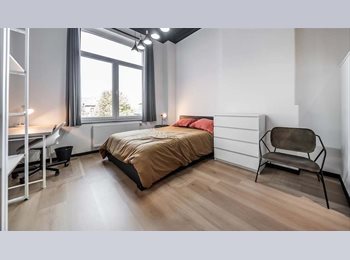 Appartager BE - Laoureux chambre 2, Verviers - 685 € pm