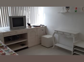 Roomgo BR - Quarto mobiliado x confortável, Barra da Tijuca - R$ 2.700 Por mês
