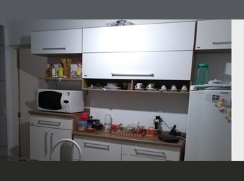 Roomgo BR - Casa, tipo kitnet feminina, Sorocaba - R$ 1.100 Por mês