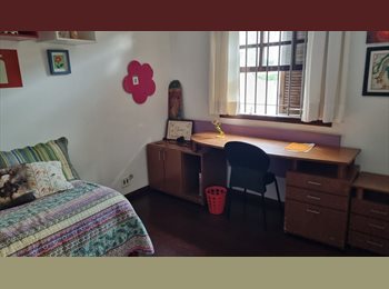 Roomgo BR - Quarto individual aconchegante em uma excelente casa, Belo Horizonte - R$ 1.350 Por mês