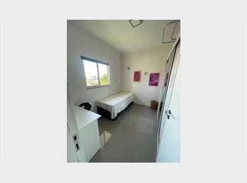 Roomgo BR -  Vaga em quarto – Centro de Florianópolis, Florianópolis - R$ 1.000 Por mês