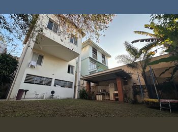 Roomgo BR - Casa independente com acesso proprio e quintal e 02 quartos pra Locação temporária (Inicio out/26), Lapa - R$ 3.000 Por mês