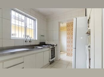 Roomgo BR - Quarto individual para mulheres, Lapa - R$ 1.550 Por mês