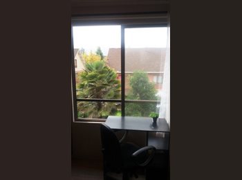 CompartoDepto CL - Bonita Pieza luminosa barrio tranquilo y seguro, Conchalí - CH$250.000 por mes
