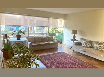 CompartoDepto CL - Amplia habitación con baño privado y estacionamiento en Providencia, Providencia - CH$450.000 por mes