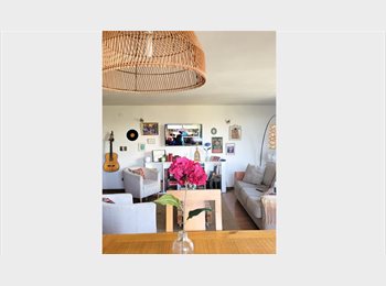 CompartoDepto CL -  hola! buscamos roomie en providencia, a una cuadra de las condes y 3 cuadras de metro cristóbal col, Providencia - CH$400.000 por mes